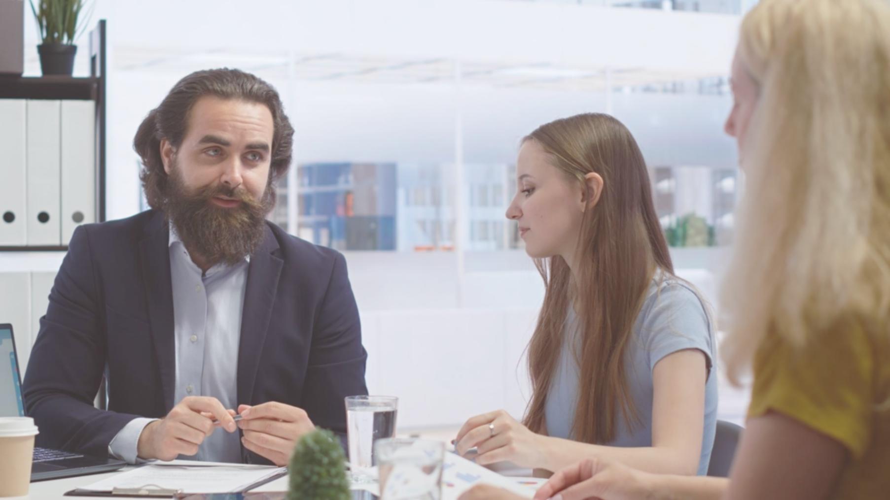 Formation en analyse financière avec des professionnels utilisant des outils avancés